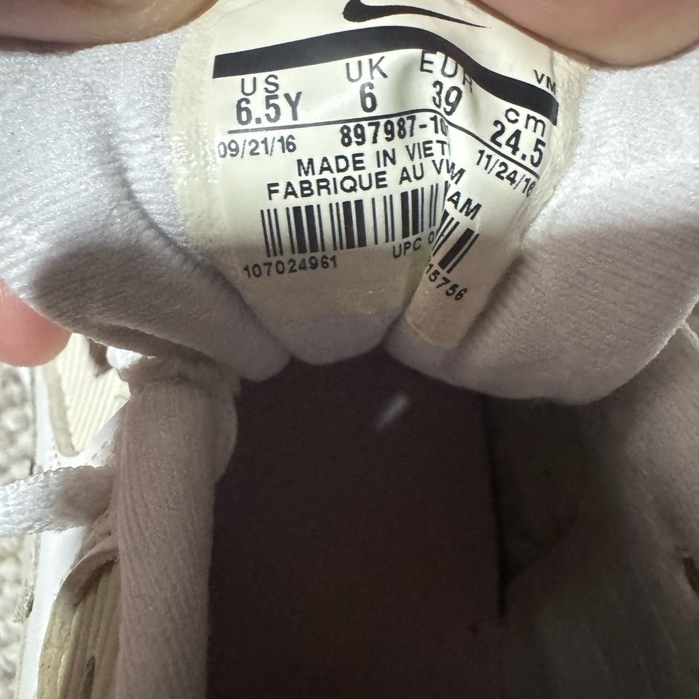 Nike Air Max  90  leather SE White Sneakers 6.5Y /women’s 8 - Picture 6 of 7